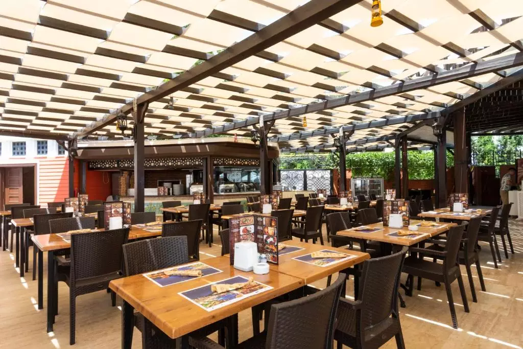 کافه هتل اورنج کانتی کمر آنتالیا